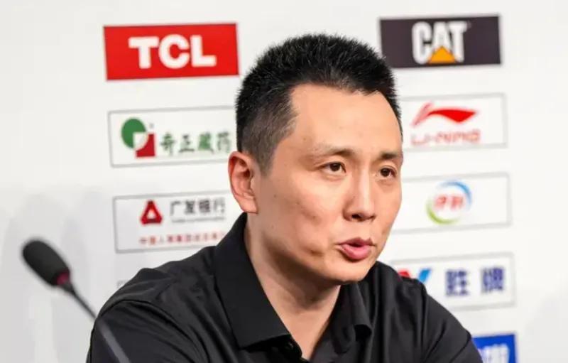 乐鱼leyu-上海丢G4发布会！卢伟表扬球员，拒谈判罚问题！弗格主动揽责！